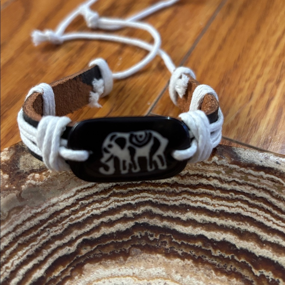 SET OF 4 * BARCELONA SOUVENIR UNISEX BRACELETS 🐘🖤💚💛❤️🐘 - Picture 3 of 6